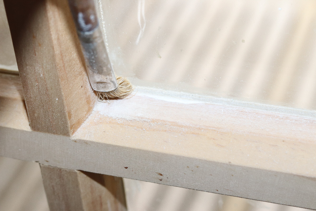 painting villa windows