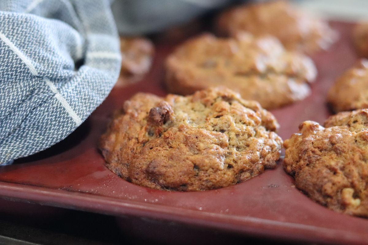 Easy banana muffins (with walnuts just for fun)