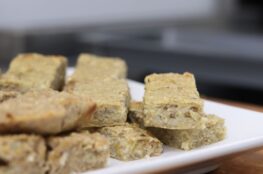 3 ingredient banana oaty bites
