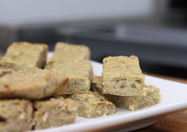 3 ingredient banana oaty bites